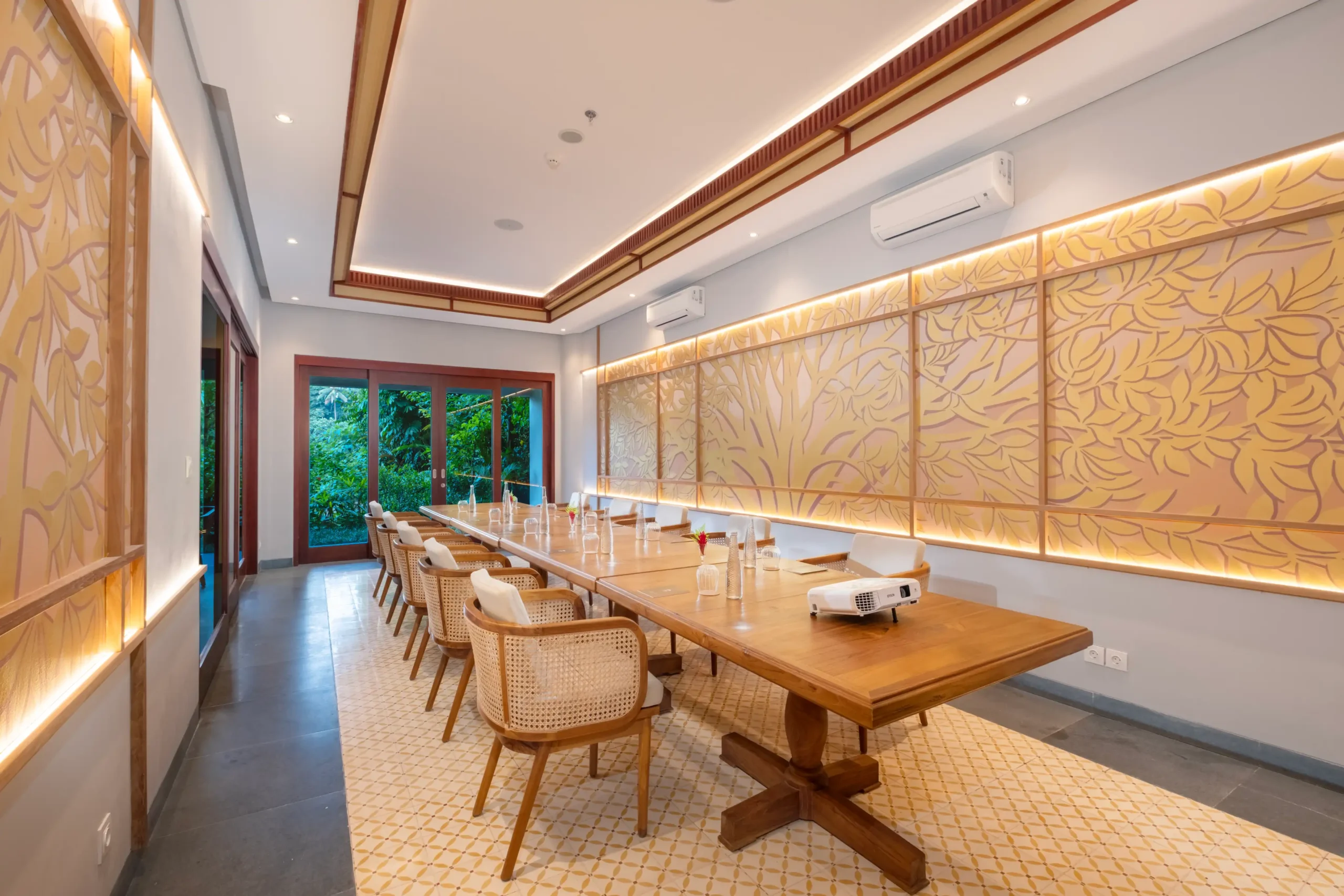 Meeting Room Adiwana Alas Harum
