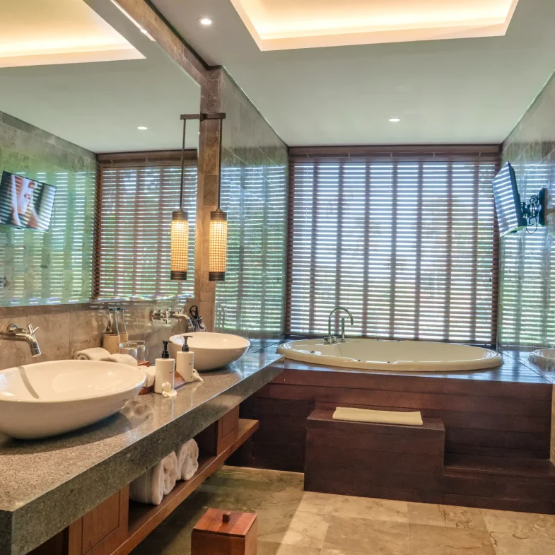Bisma Royale Suite