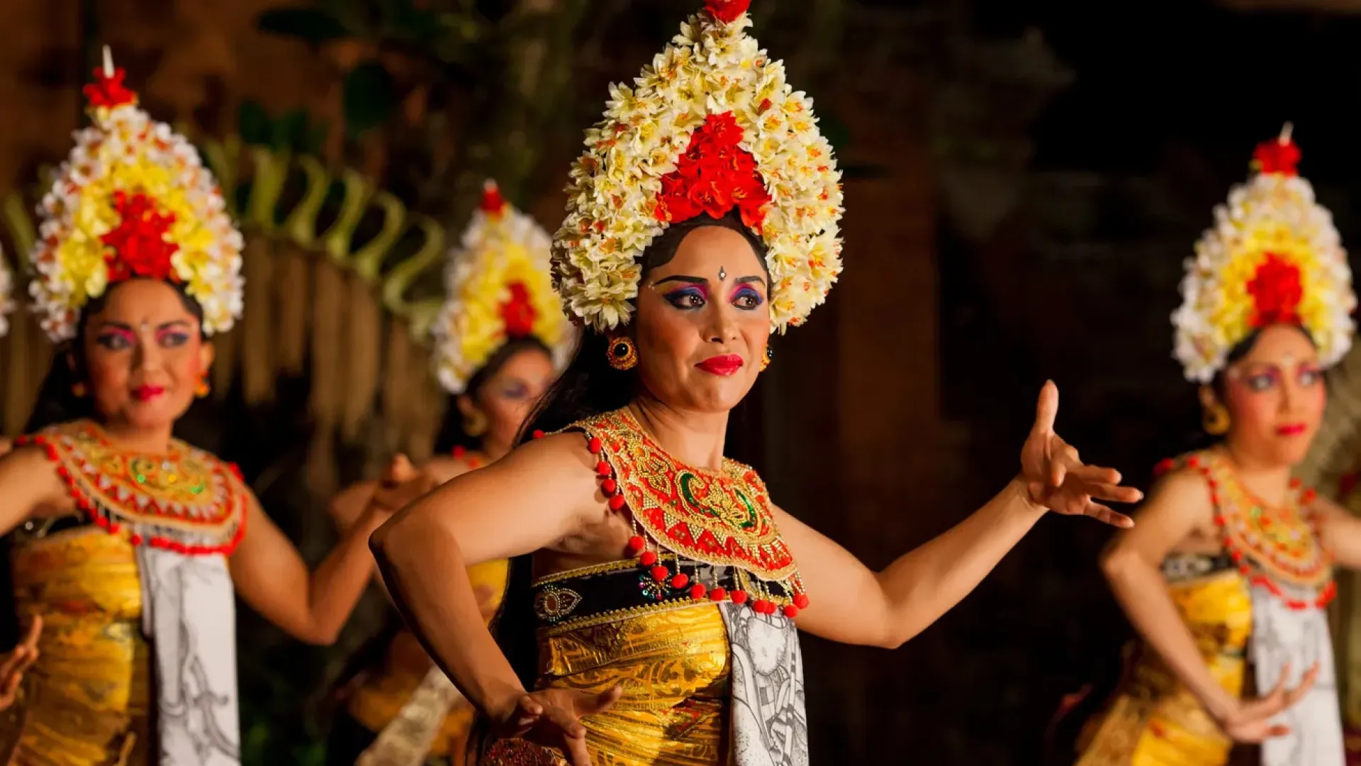 Watch a Dance Performance at Ubud Palace
