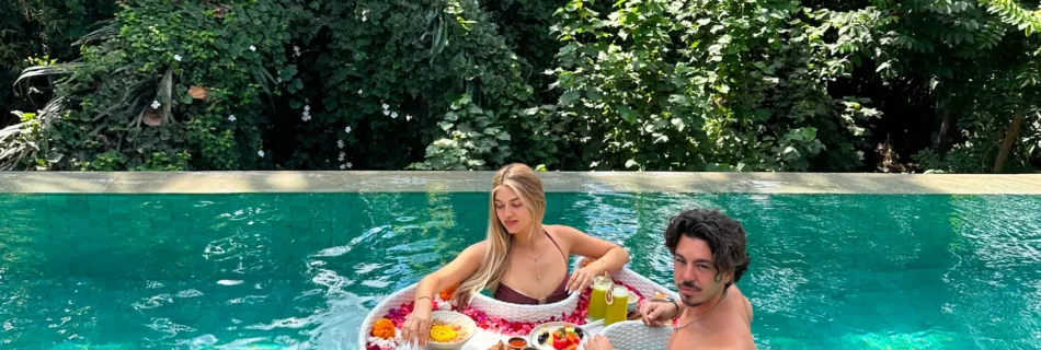 Floating breakfast