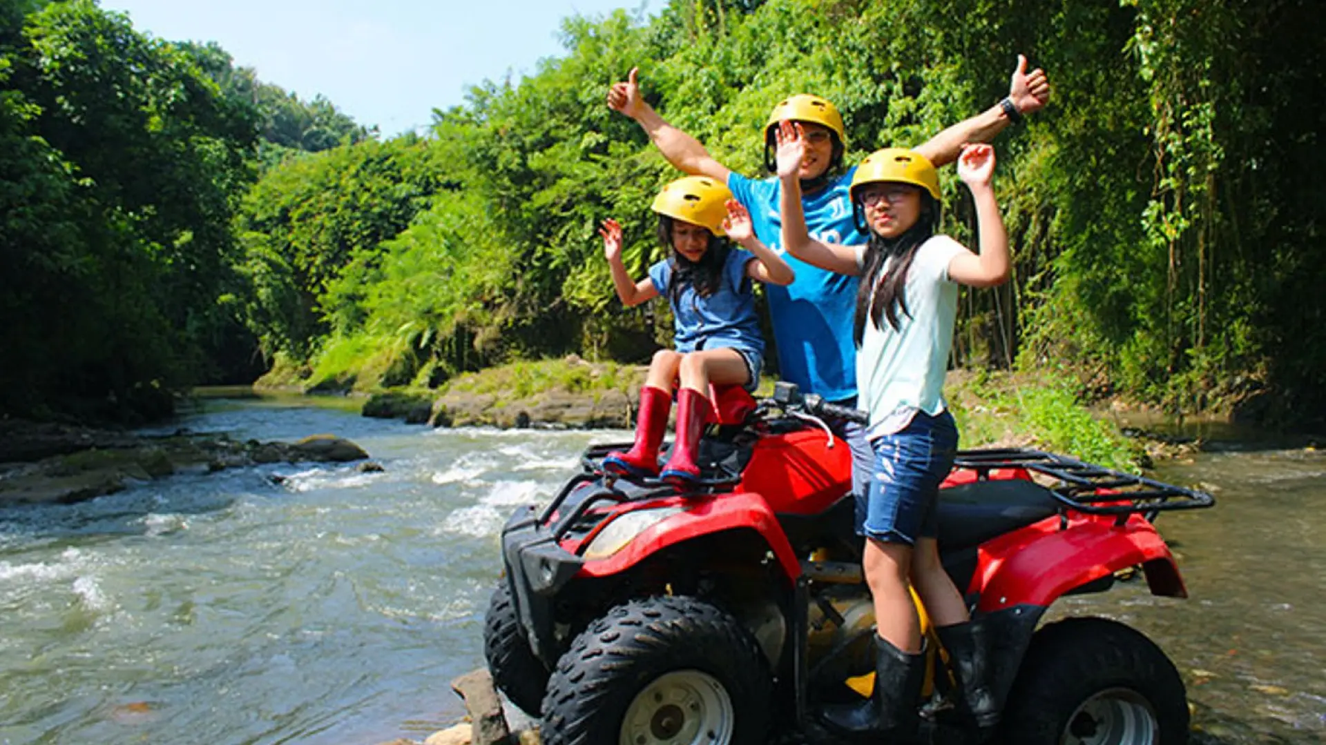 Family activity Adiwana Monkey Forest