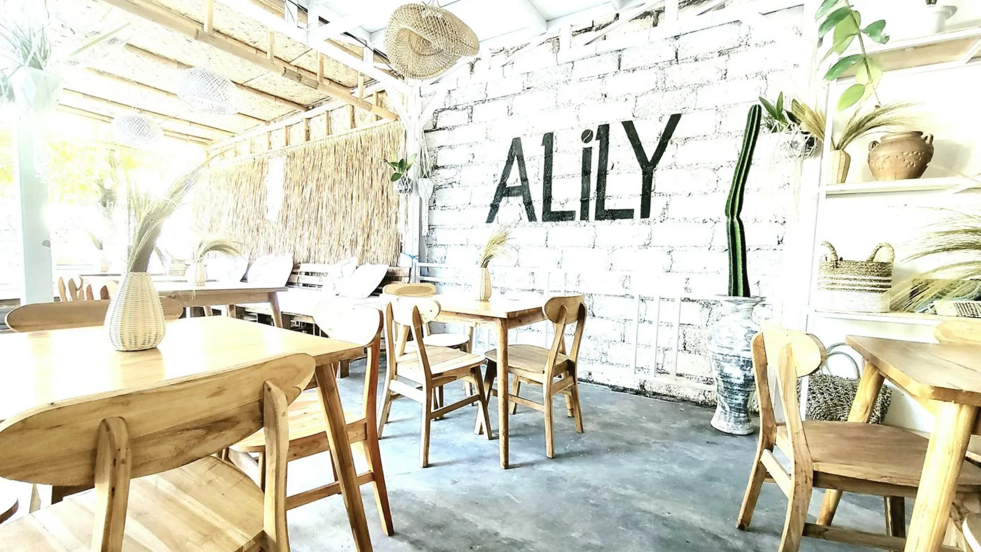 Top 5 Breakfast Spots in Nusa Penida